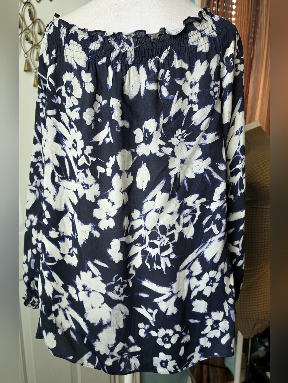 Lafayette 148 New York Raelyn Off-Shoulder Blouse Womens M Navy White Floral Flo - Picture 4 of 13